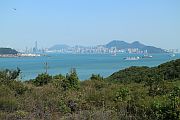 山坡上遠眺港島