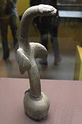 石製鳥形研杵 (6000 - 2000 BC，巴布亞新畿內亞)