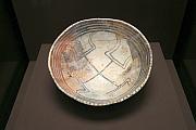 彩陶牛首紋碗 (5600 - 5200 BC，伊拉克 Arpachiyah)